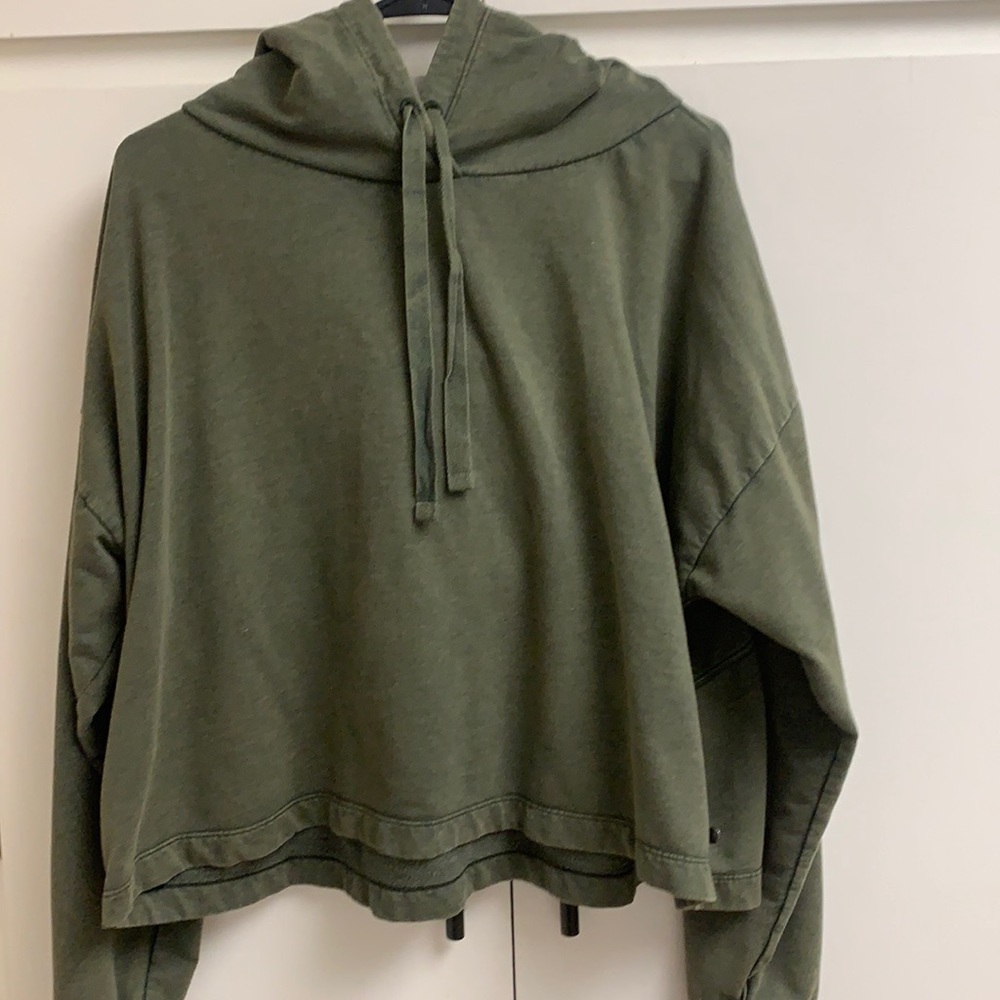 Cropped hoodie